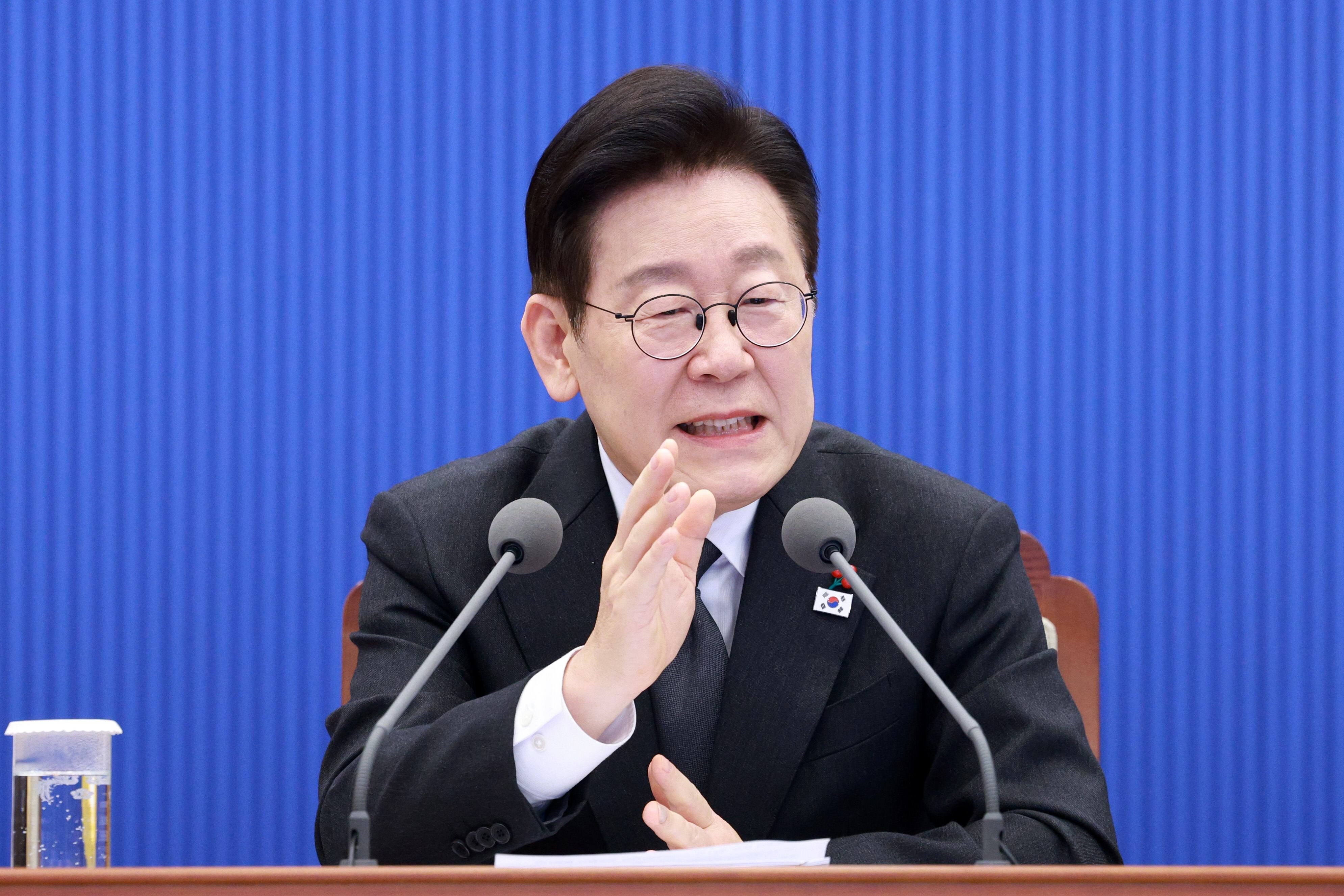 이재명 대통령이 29일 청와대에서 열린 수석보좌관회의에서 발언을 하고 있다. /뉴스1