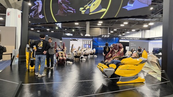 바디프랜드는 웨어러블 AI 헬스케어로봇 ‘733’ 등을 주력으로 선보였다. / 이선율 기자