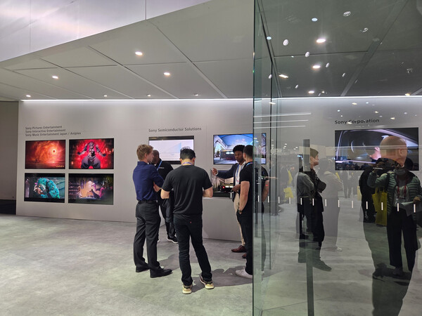 전장 부스 옆에는 소규모의 고객사를 위한 공간이 마련돼있다. / 이선율 기자