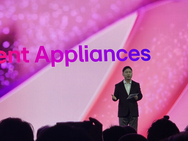 류재철 LG전자 사장이 개막을 하루 앞둔 5일(현지시각) 미국 라스베이거스 만달레이베이 컨벤션센터에서 '당신에게 맞춘 혁신'을 주제로 LG 월드 프리미어'에서 기조연설을 하고 있다. / 이선율 기자