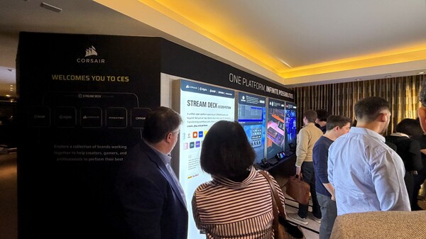 CES 2026에서 커세어가 전시장을 마련하고 다양한 게이밍 관련 제품을 선보였다. / 커세어 