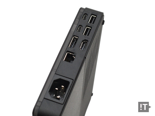 ROG XG 모바일(2025) 측면 주요 포트 구성 / 권용만 기자