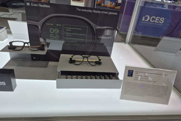 이븐리얼리티의 ‘G2 디스플레이 스마트 안경’/ 권용만 기자