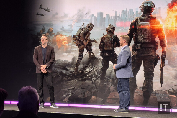 제프 스켈톤 EA 기술 파트너십 담당 부사장(좌), 댄 로저스(Dan Rogers) 인텔 PC 제품 마케팅 총괄(우) / 권용만 기자