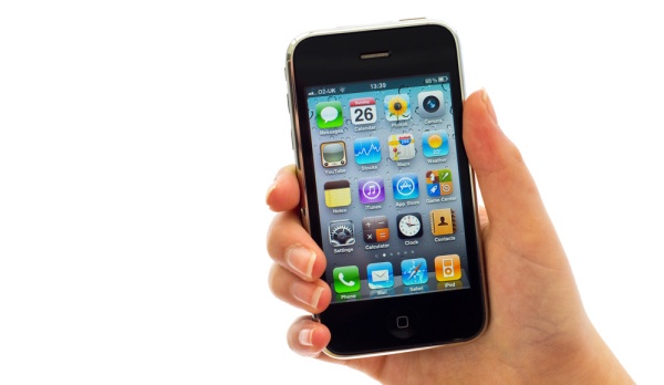 이미 단종된 구형 스마트폰들이 다시 주목받는 추세다. [사진: 셔터스톡]