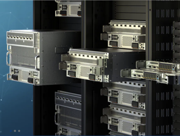 서버 랙 클러스터 [사진: 슈퍼마이크로]