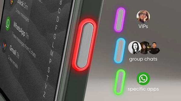 클릭스 '커뮤니케이터' 측면에 마련된 시그널 라이트 버튼 [사진: 클릭스]