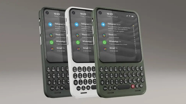 쿼티 키보드를 탑재한 클릭스 '커뮤니케이터' 스마트폰 [사진: 클릭스]