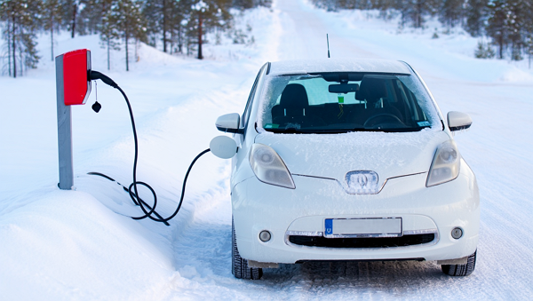 이번 연구는 혹한 속 전기차 운영의 경제성을 입증하며, 극지방에서도 EV가 실용적인 선택이 될 수 있음을 보여준다 [사진: Reve AI]