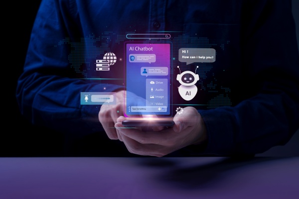 대형언어모델(LLM)은 동일한 프로프트라도 작성 방식과 정보 배열에 따라 답변이 달라질 수 있다 [사진: 셔터스톡]