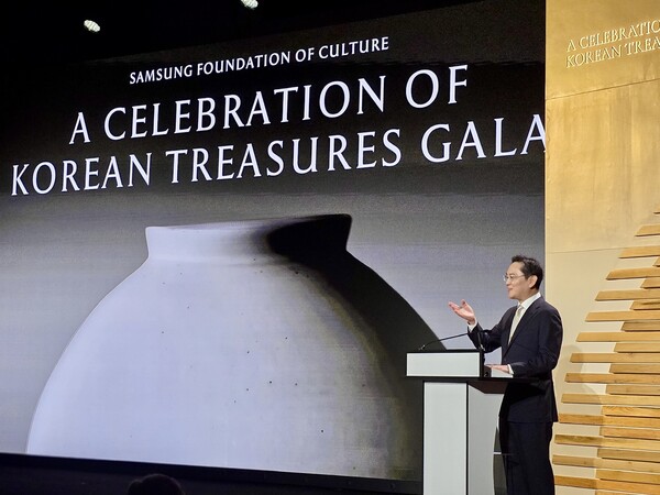 이재용 회장이 1월 28일(현지시간) 미국 워싱턴 D.C. 스미스소니언 예술산업관에서 열린 갈라 디너에서 환영사를 하고 있다. [사진: 삼성전자]