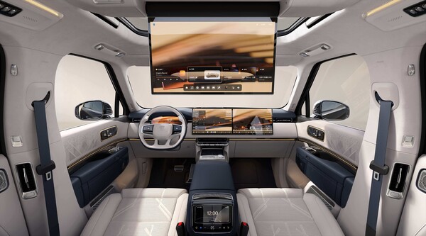  지커 '9X'에 탑재된 17형 RSE 제품 [사진: 삼성디스플레이]