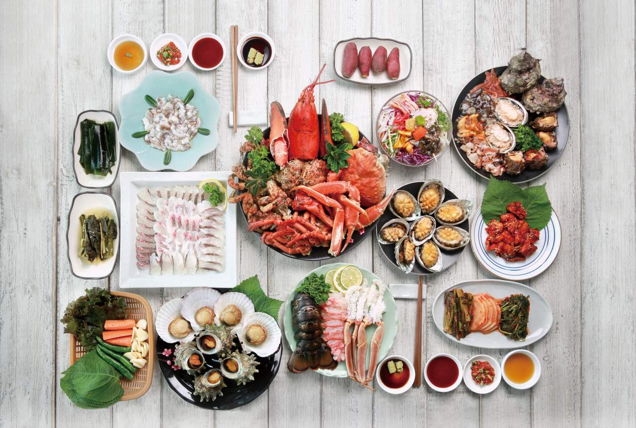 맛있는 건 놓치지 말기 / 사진=부산관광공사@부산디자인센터