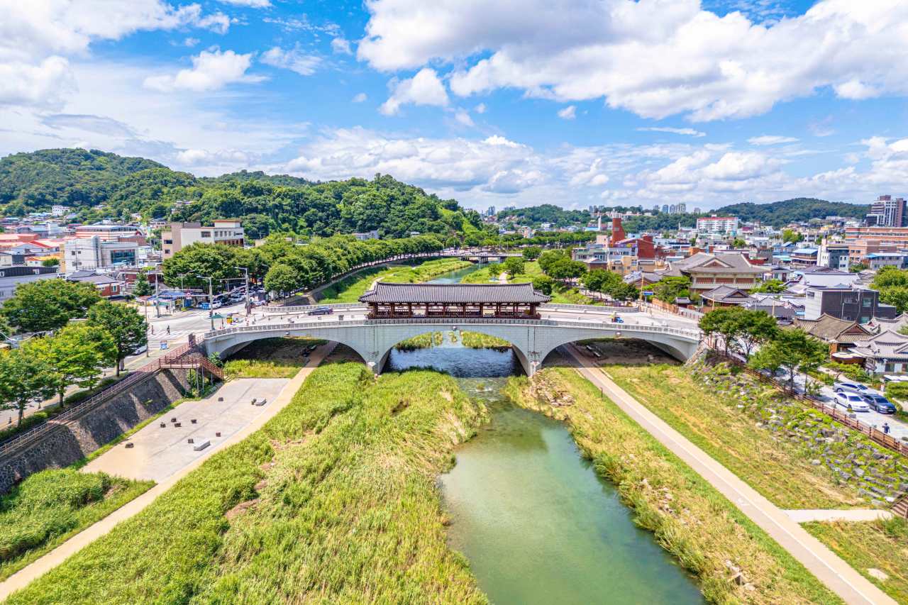 [남천교] 후백제 역사를 따라가는 전주 여행 코스 / 사진=한국관광공사 포토코리아@황성훈
