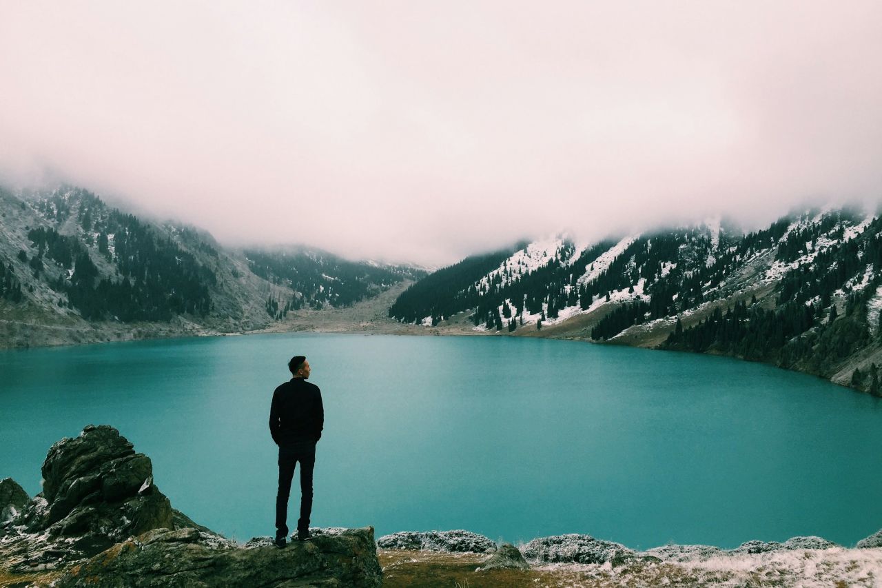 모레인 호수라 해도 믿을만한 절경 / 사진=unsplash@Nursultan Rakysh