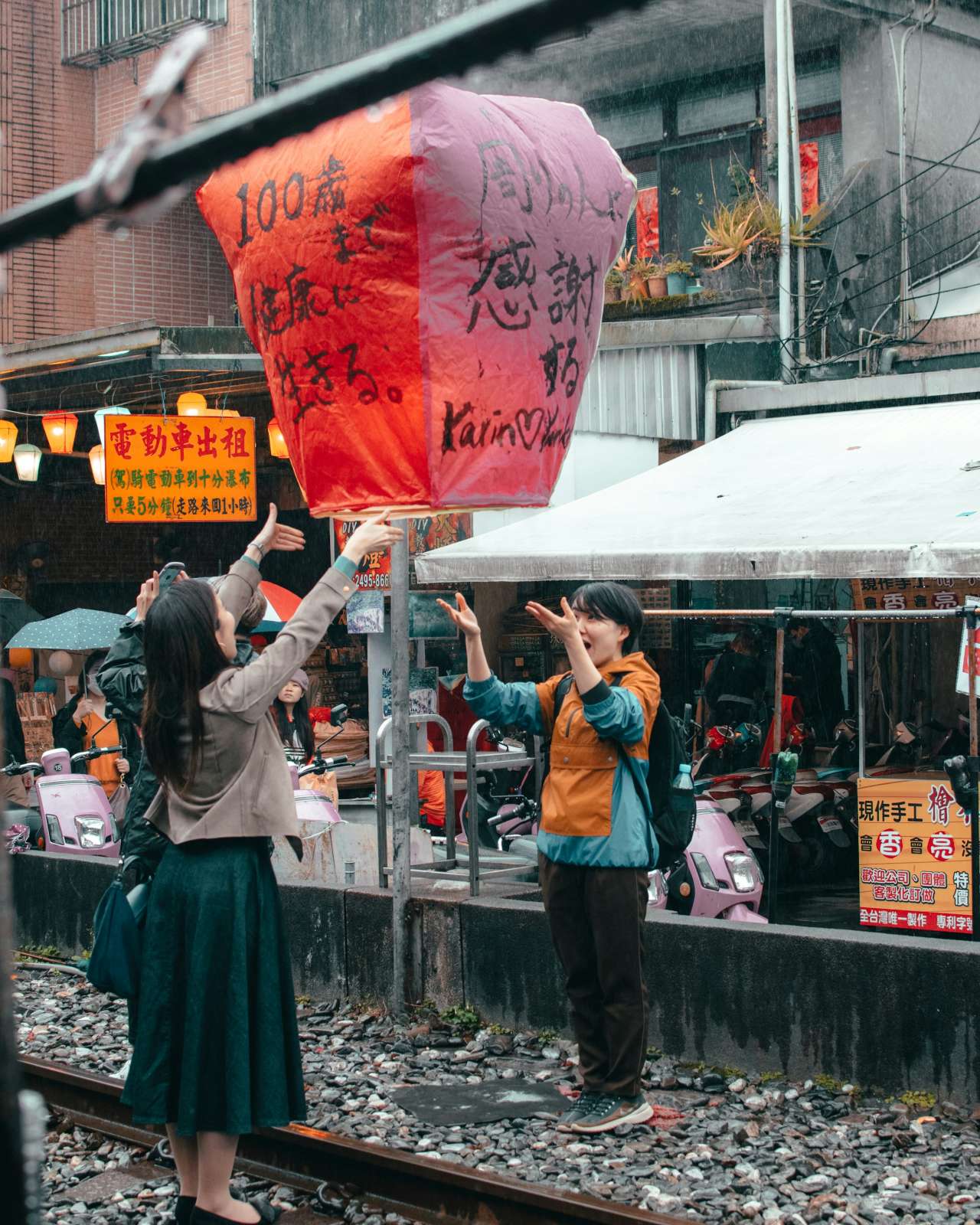 스펀 / 사진=unsplash@Ivan Hutomo