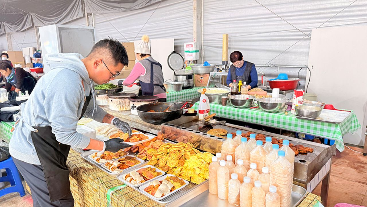 맛집이 따로 필요 없는 착한 가격 먹거리  / 사진=홍천강꽁꽁축제 공식 누리집