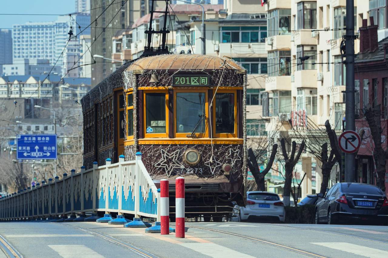 100년을 달리고 있는 노면전차 / 사진=unsplash@Hat Trick
