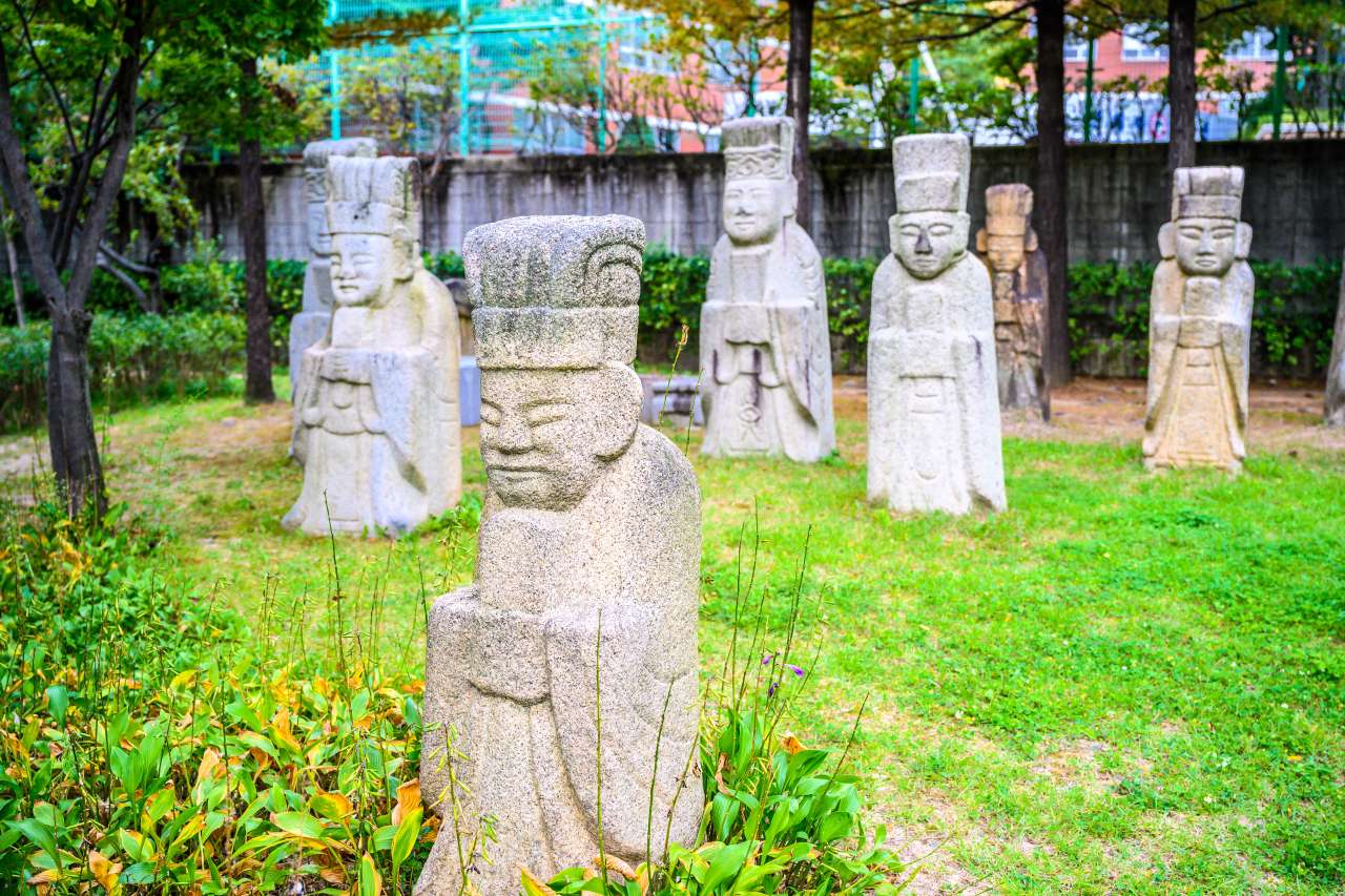 초안산 비석골근린공원 문인석 / 사진=서울관광재단