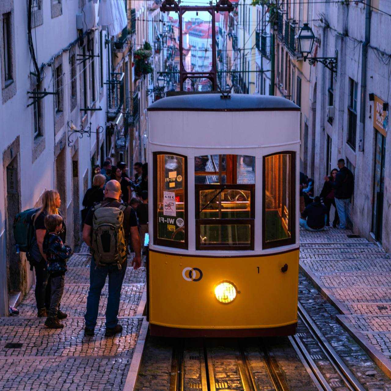 28번트램 / 사진=unsplash@Eurico Craveiro