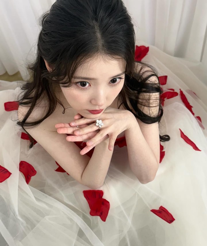  引用：IUのSNSアカウント、MHN、MBC「ソングスティーラー」