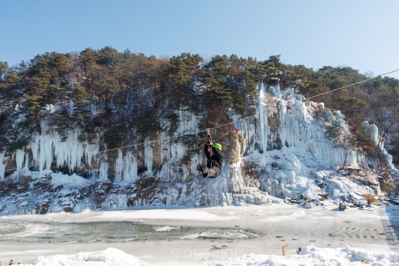 한탄강얼음트레킹/사진-철원군