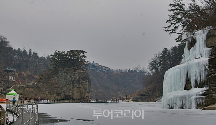 조선 중기 의적 임꺽정의 은신처이자 왕들의 유람지였던 고석정