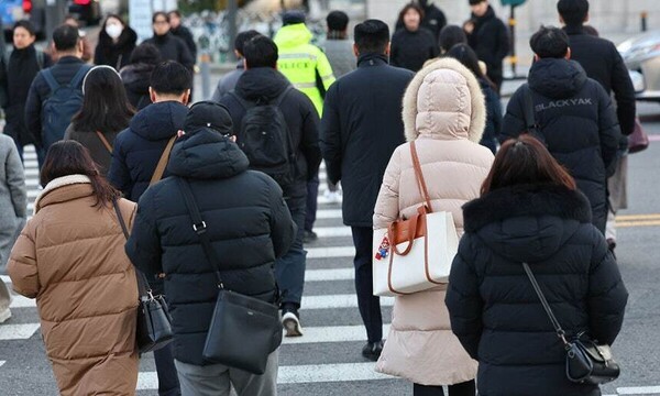 [기상속보]오늘날씨 출근길 영하권 강추위 서울 낮 4도 밤부터 경기 북동부 강원산지 제주 눈비...주말,주간예보/사진=연합뉴스