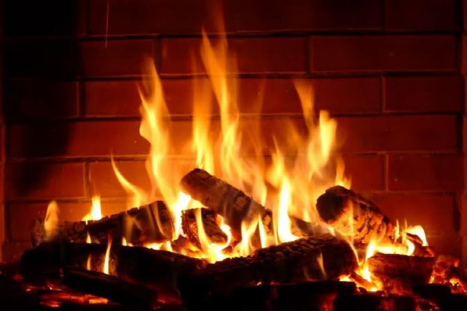引用：YouTube@Fireplace10hours
