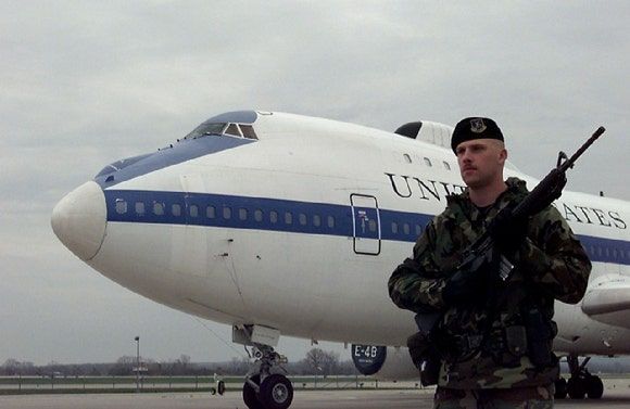  引用：Military.com
