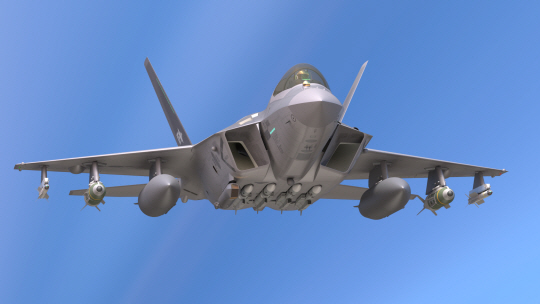 KF-21 오늘 오후 '사천만 해상'서 첫 날갯짓…미티어 미사일 4발 탑재 | 문화일보