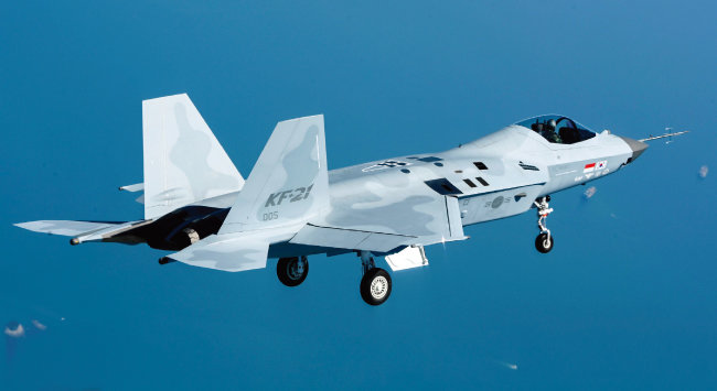 KF-21 개발 참여 희망한 폴란드, 몸값 뛰는 한국 4.5세대 전투기｜주간동아