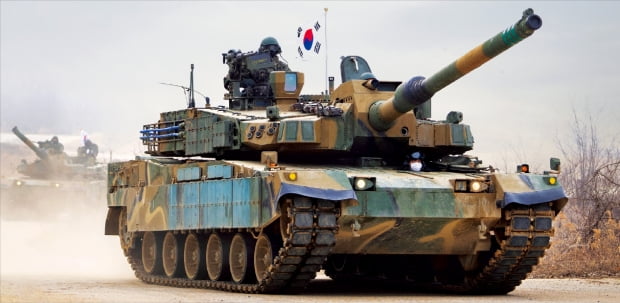 현대로템 K2전차, 최강 능동방호시스템 자랑…완성품 해외수출 노크 | 한국경제