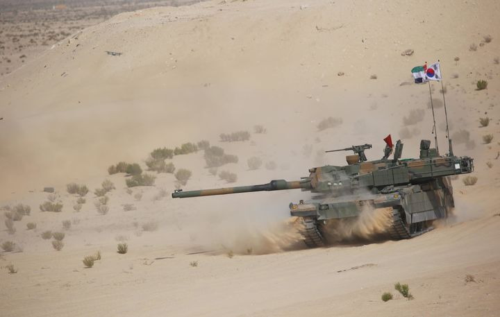 무기 성능 속여팔다가