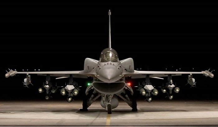 F-16V 바이퍼 전투기 - 유용원의군사세계 - 전문가광장 > 무기백과”><br />
</figure>
<h2 class=