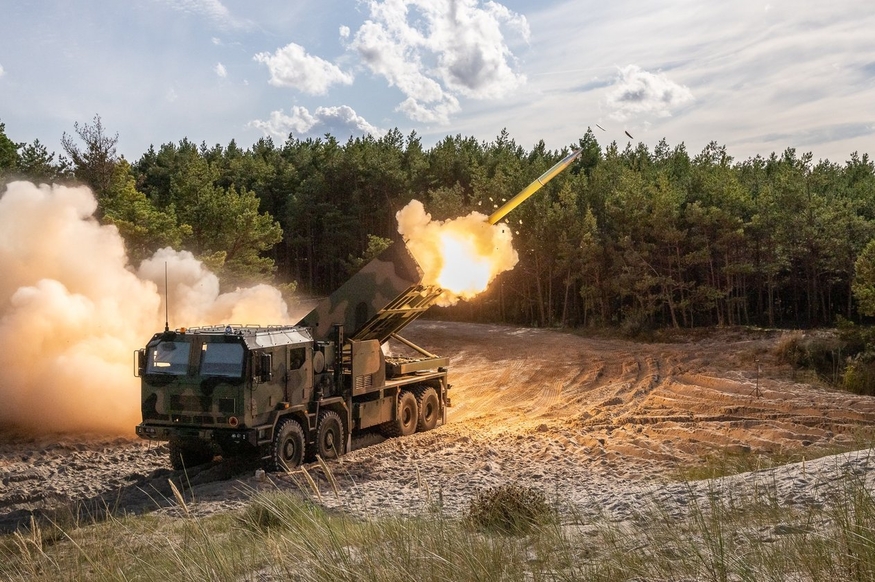 폴란드軍, 한국제 K9 자주포·천무 실사격 훈련 공개