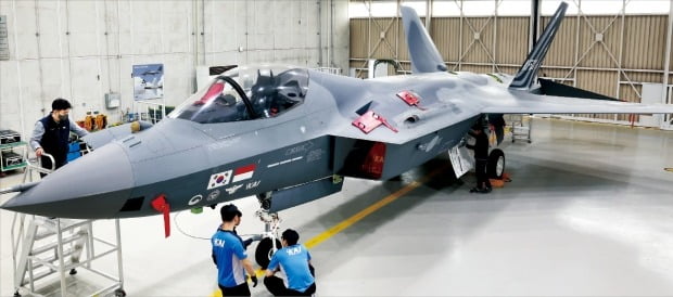 부품만 20만개…KF-21 글로벌 출격 | 한국경제