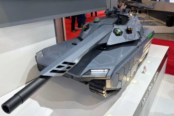 현대로템 K3 전차, 130mm 주포·AI 시스템 탑재 '지상 B-21 폭격기'로 개발 - 글로벌이코노믹