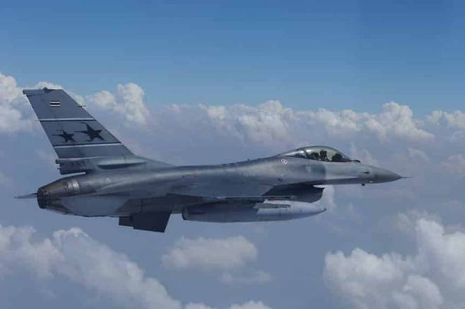 불기둥 치솟았다 태국 F-16 공습 캄보디아 군부 패닉 전면전 위기 현실화 동남아 흔들다! | 밀리터리연구소