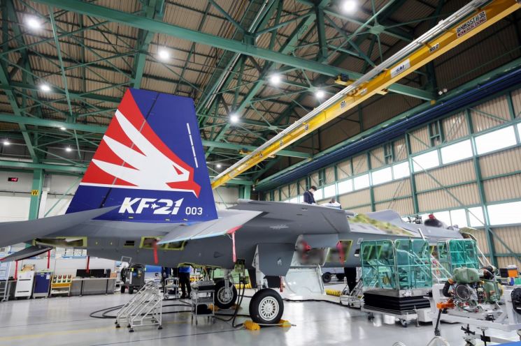 양낙규의 Defence Club]美 방산업체도 탐냈다…차세대 전투기 생산 현장 - 양낙규기자의 Defense Club