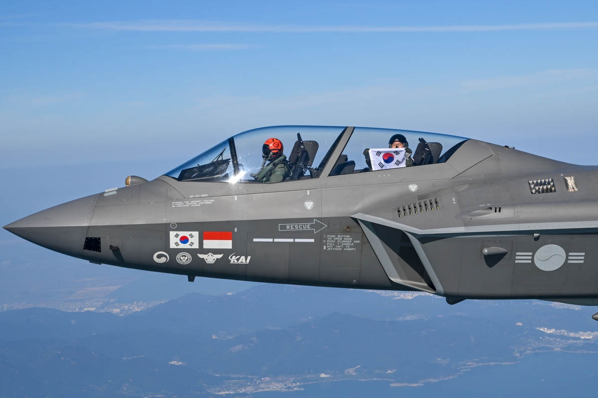 공군참모총장, 한국형전투기 KF-21 시험비행 | 연합뉴스