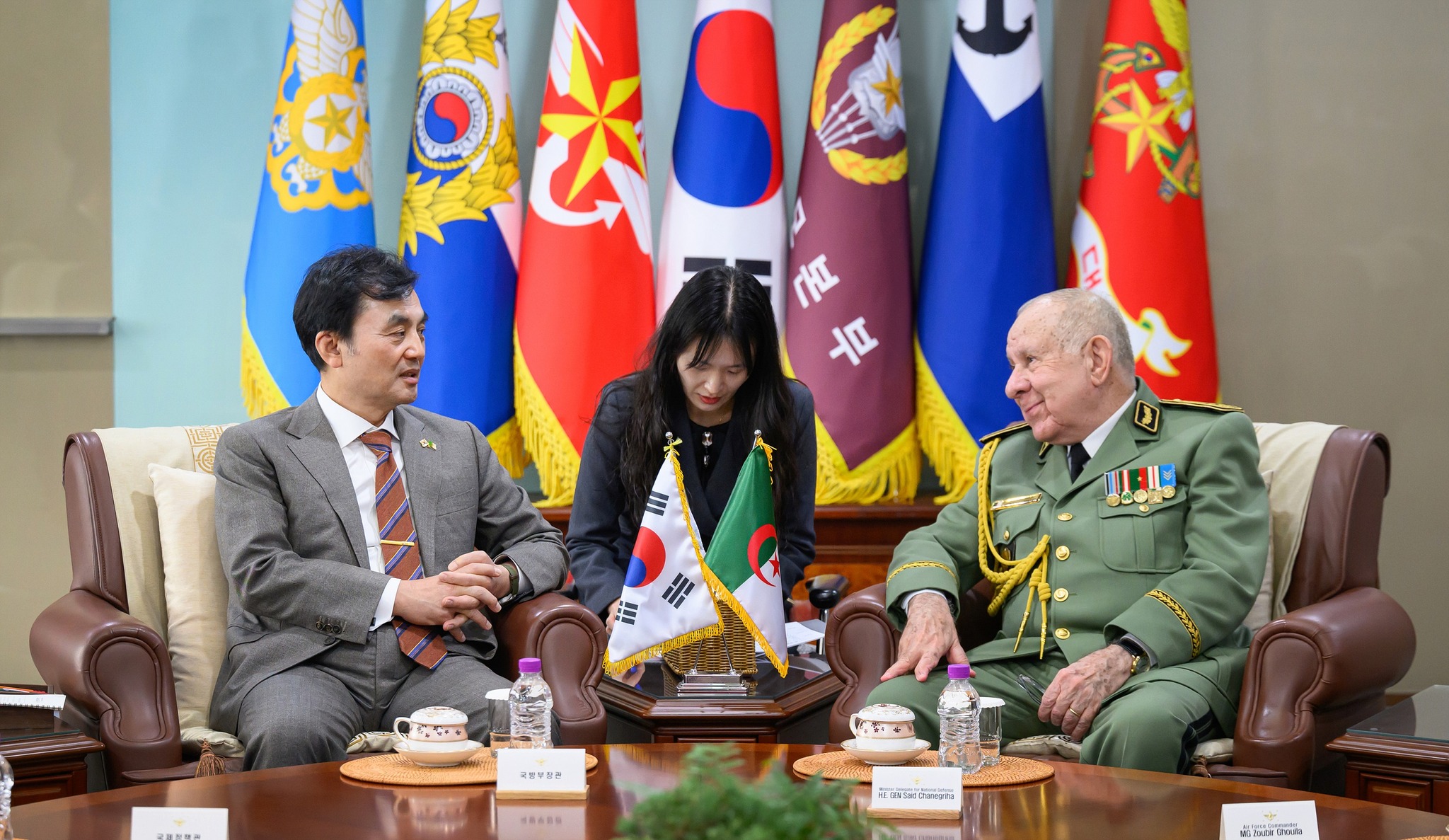 국방부장관, 서울 ADEX 2025 계기 한국-알제리 국방장관회담 ...