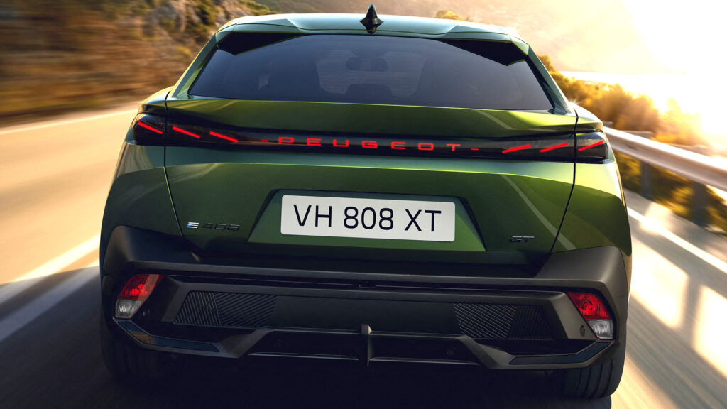 푸조 408 부분 변경모델 공개 새로운 디자인 적용