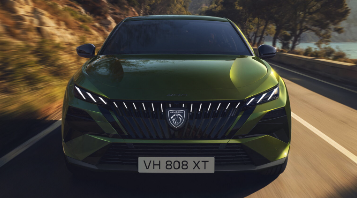 푸조 408 부분 변경모델 공개 새로운 디자인 적용