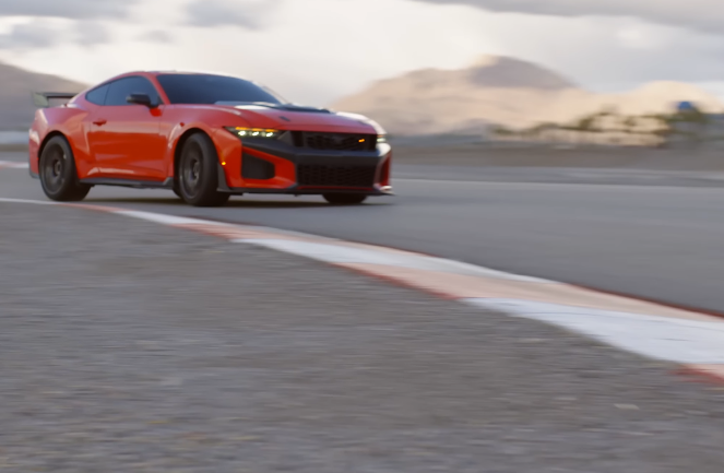 새로운 괴물 머스탱 다크호스 SC 공개 (Feat:베르스타펜)