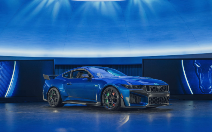 새로운 괴물 머스탱 다크호스 SC 공개 (Feat:베르스타펜)