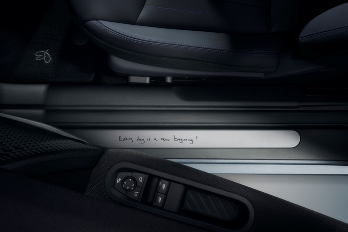 MINI 코리아 디 올-일렉트릭 MINI 쿠퍼 SE 폴 스미스 에디션. 사진ㅣMINI 코리아