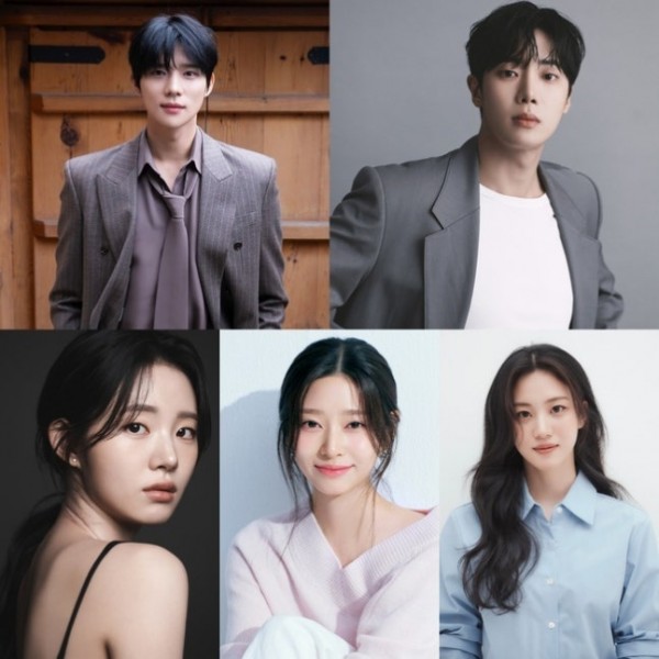 문상민, 추영우, 홍화연, 김민주, 신시아 (상단 왼쪽부터 시계방향)