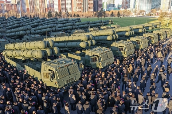 The 600mm Large-Caliber Rocket Launcher Presentation Ceremony held on February 18 / Rodong Sinmun
