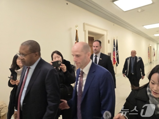 Harold Rogers, interim CEO of Coupang Korea, enters the House Judiciary Committee hearing room in the Rayburn Building at the U.S. Capitol in Washington, D.C., on Monday to testify 2026.02.23 / News1